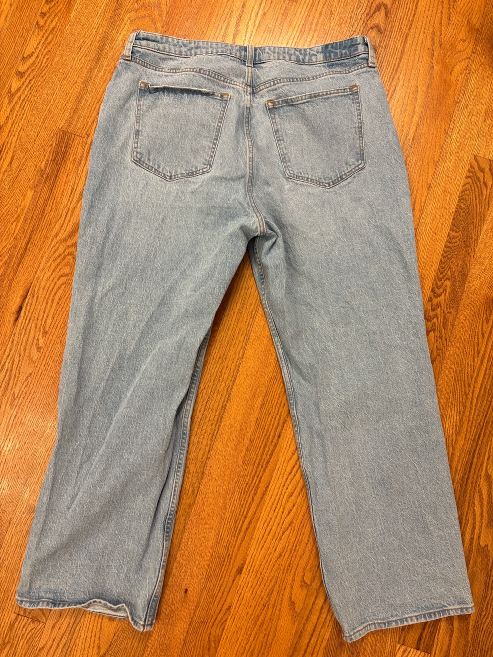 Abercrombie & Fitch Curve Love 90’s Relaxed Jeans| 16/33R - Picture 3 of 10